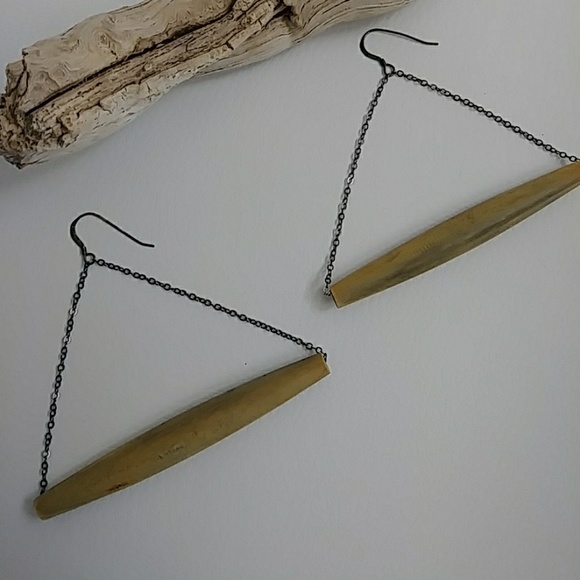 🔴SOLD Natural Minimalist Barrel Wood Earring - Picture 4 of 7